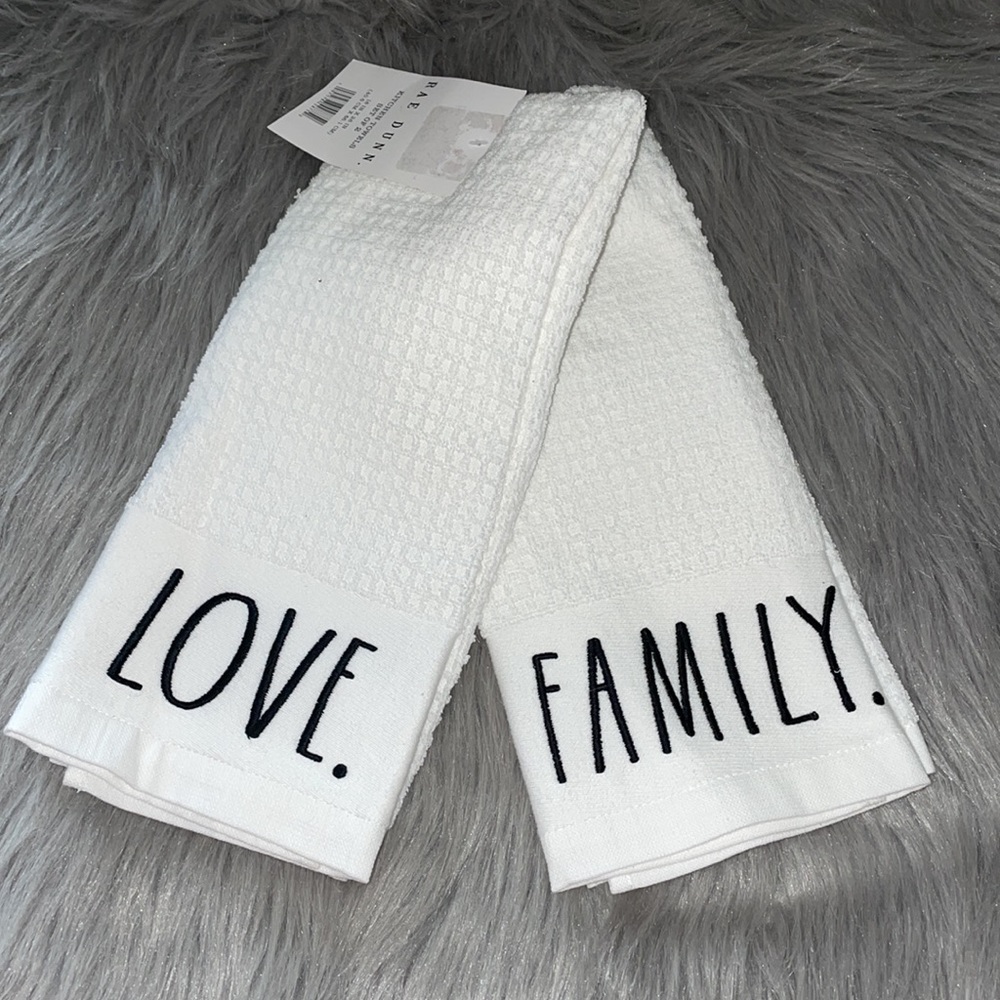NWT Rae Dunn set of 2 kitchen towels